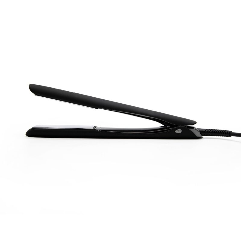 Plancha C5 Black Chrome Corioliss – plancha profesional con placas de titanio y control digital de temperatura